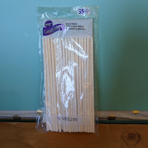 Wilton NWT Candy Melts Treat Sticks - Picture 1 of 2
